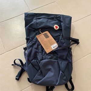 NWT Fjallraven Abisko Hike Foldsack 25L Backpack - Navy